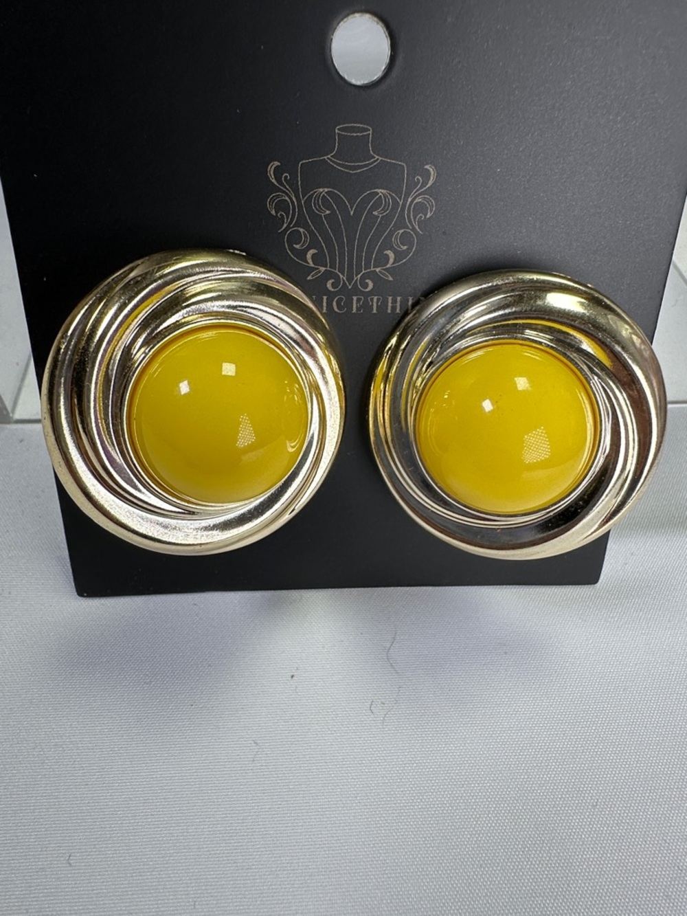 70s-80s DEAD-STOCK Yellow Dome Clip-On Earrings - Light Gold Tone